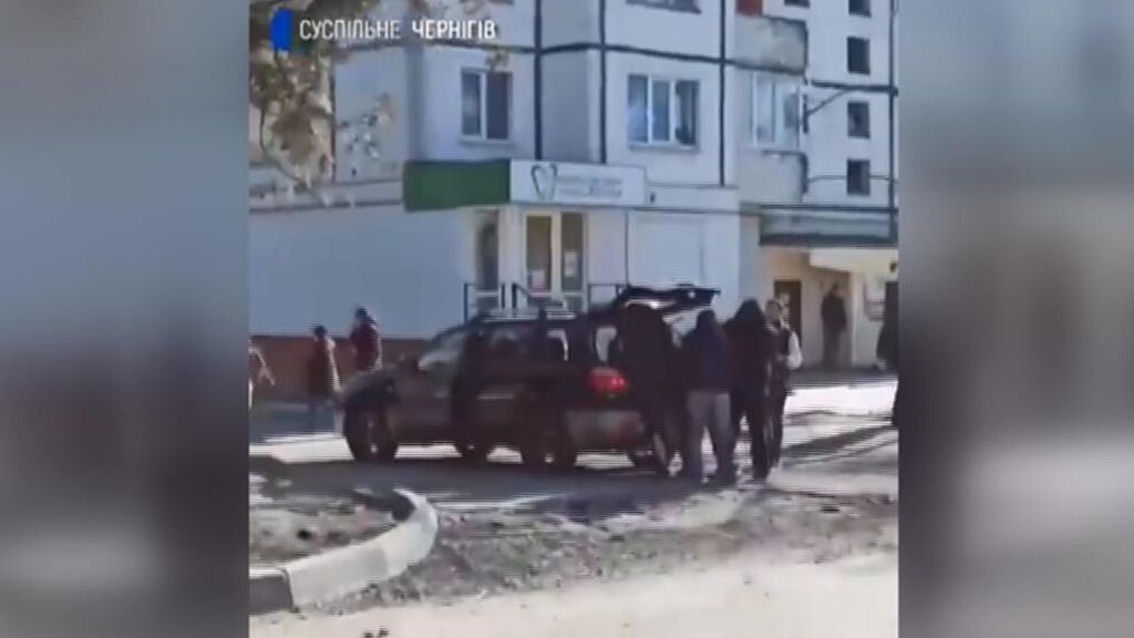 Ucrania denuncia que tropas rusas han tiroteado a civiles que estaban comprando pan en Chernihiv