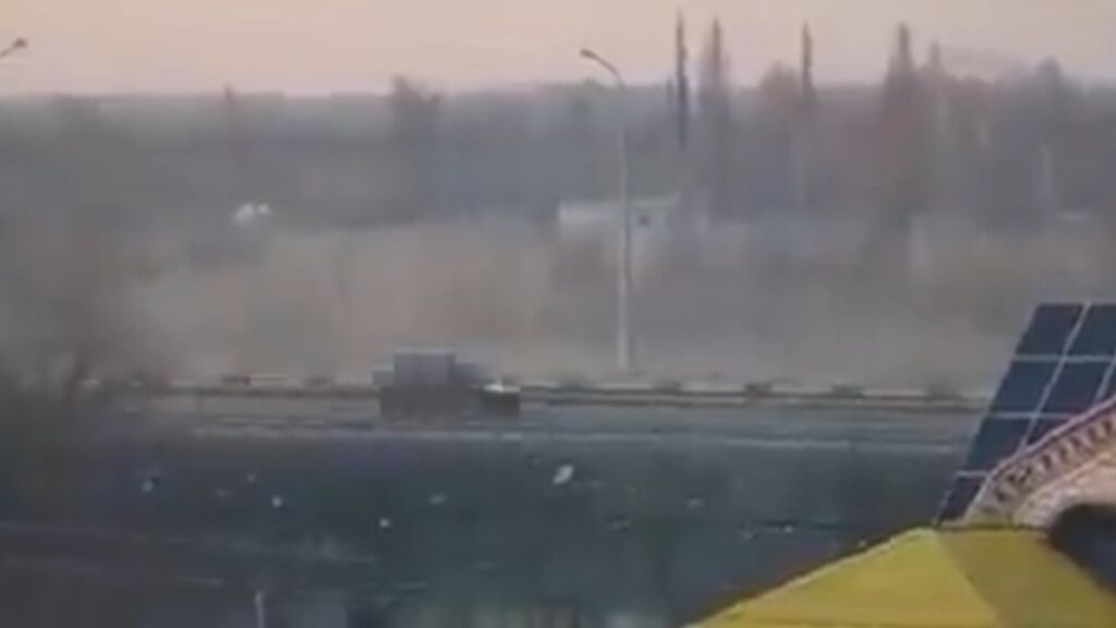 Un convoy de Rusia huye despavorido del aeropuerto de Jersón tras el contraataque de Ucrania