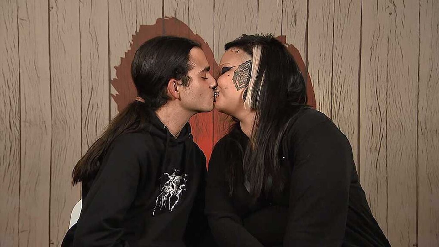 Mishelle y Alejandro, unidos por el BDSM: “Me gusta que me dejen marcas” First Dates Temporada 5 Top Videos 706