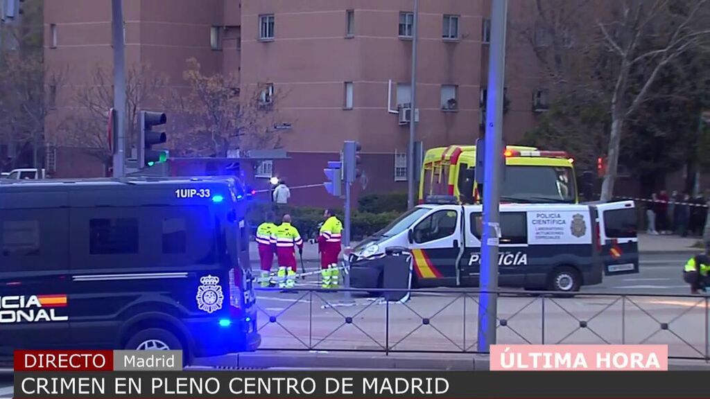 Crimen en plena calle en el centro de Madrid: un hombre es asesinado a tiros frente a un centro comercial