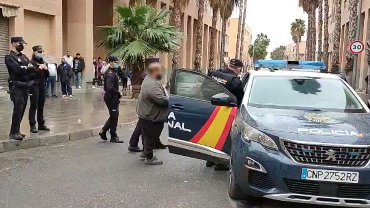 Dispara contra su cuñado por presunta agresión machista en Alicante y acaba detenido Dispara contra su cuñado por presunta agresión machista en Alicante y acaba detenido