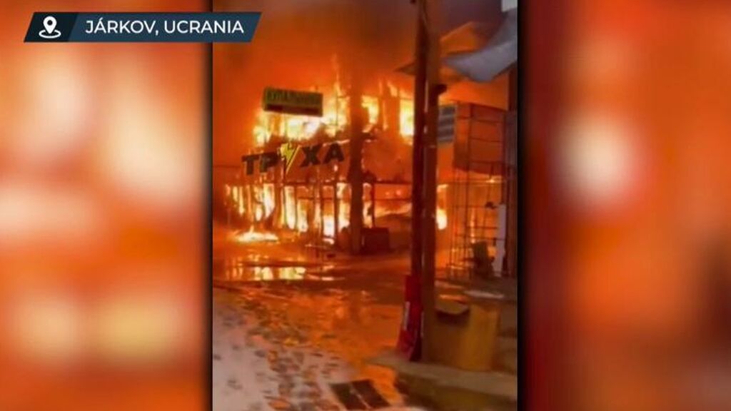 Mercado en Járkov en llamas