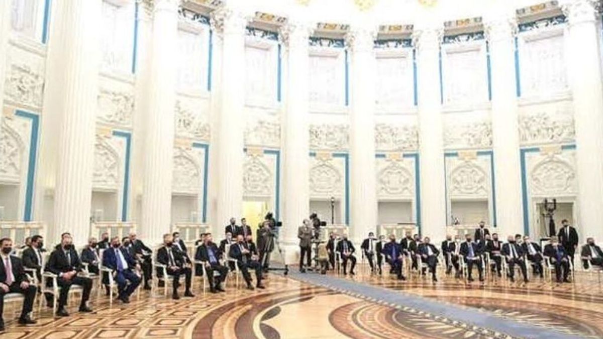 Putin y los oligarcas: poder económico y poder político en el Kremlin Putin y los oligarcas: poder económico y poder político en el Kremlin