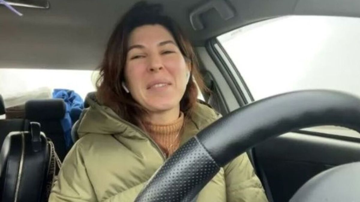 Quién es Natasha Ivzhenko, la ucraniana que narra sin descanso en televisión su huida a España con sus hijos Quién es Natasha Ivzhenko, la ucraniana que narra sin descanso en televisión su huida a España con sus hijos