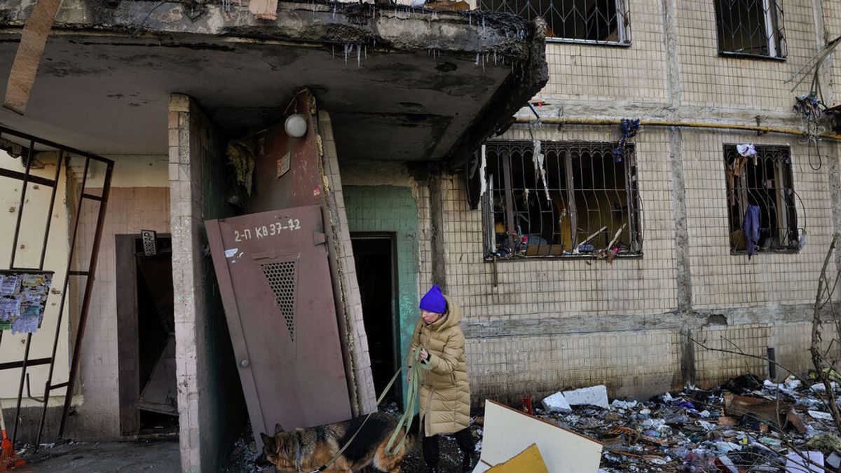 Al menos 21 muertos y 25 heridos por un ataque ruso en la región de Járkov Al menos 21 muertos y 25 heridos por un ataque ruso en la región de Járkov