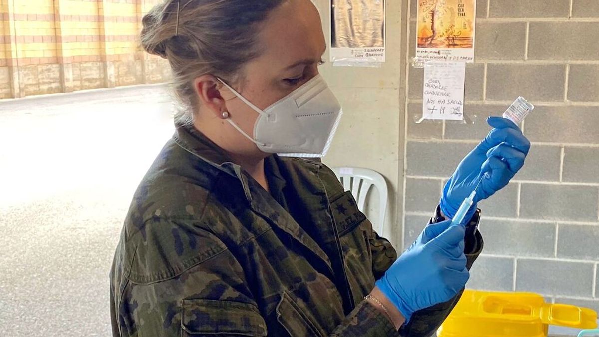 Militares vacunarán de Covid a los refugiados ucranianos en los centros de acogida de Madrid y Alicante Militares vacunarán de Covid a los refugiados ucranianos en los centros de acogida de Madrid y Alicante