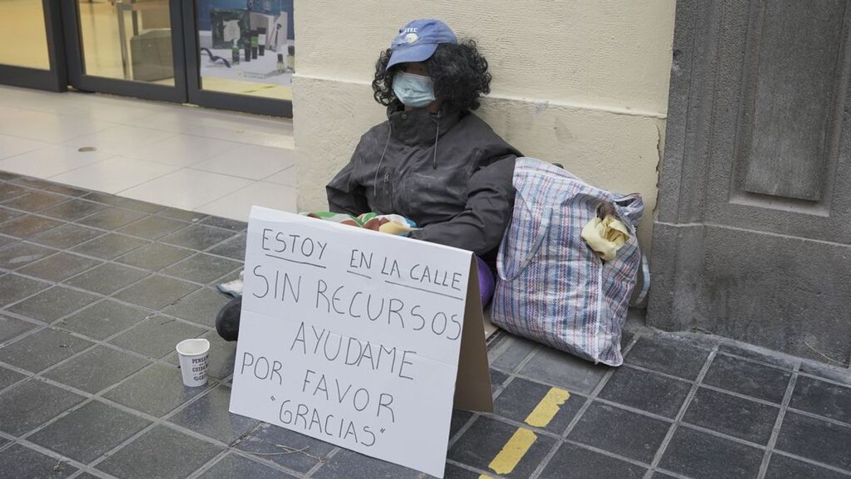 La falla participativa que visibiliza el sinhogarismo sufre robos de ninots y quejas vecinales La falla participativa que visibiliza el sinhogarismo sufre robos de ninots y quejas vecinales