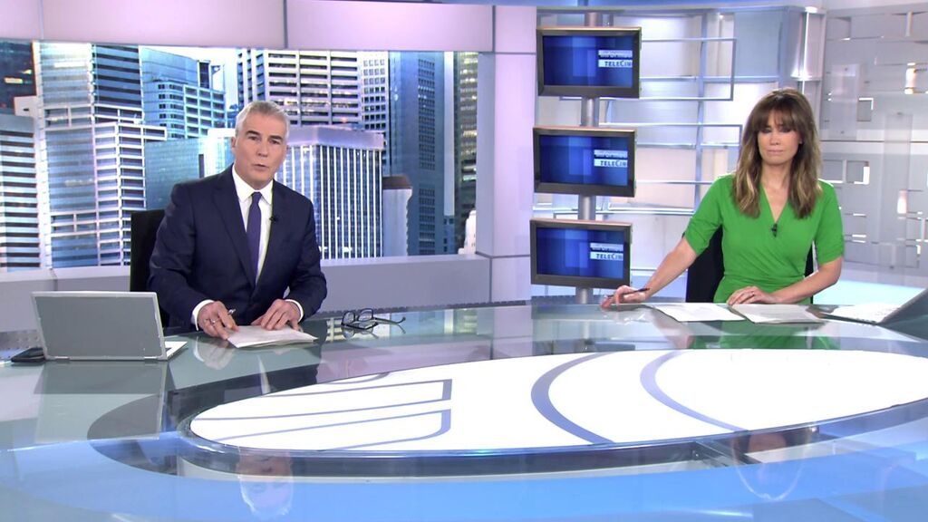 Con David Cantero e Isabel Jiménez Informativos Telecinco 2022 Mediodía 17/03/2022