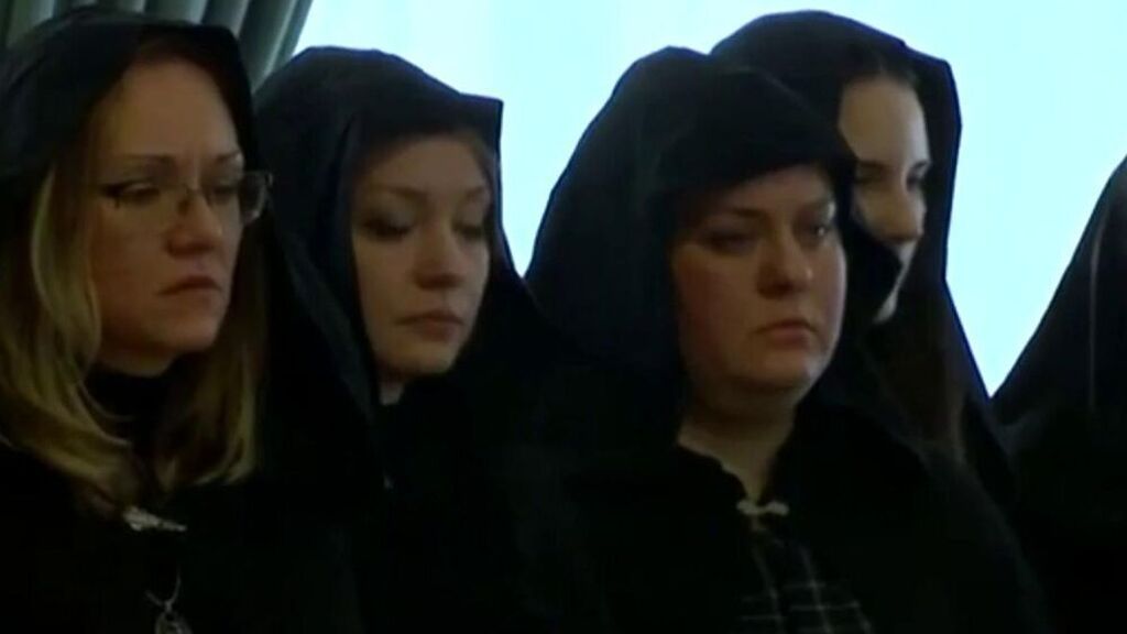 Las brujas de Vladimir Putin se reúnen en Moscú para rezar por las tropas rusas