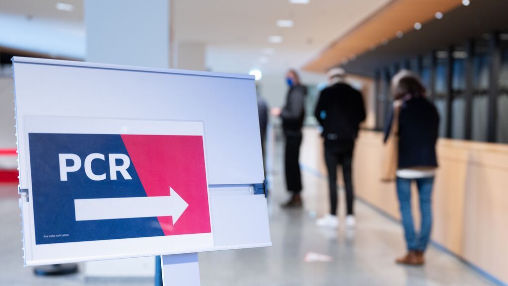 Última hora del coronavirus: La nueva estrategia contra el covid restringe las pruebas diagnósticas a casos graves y vulnerables