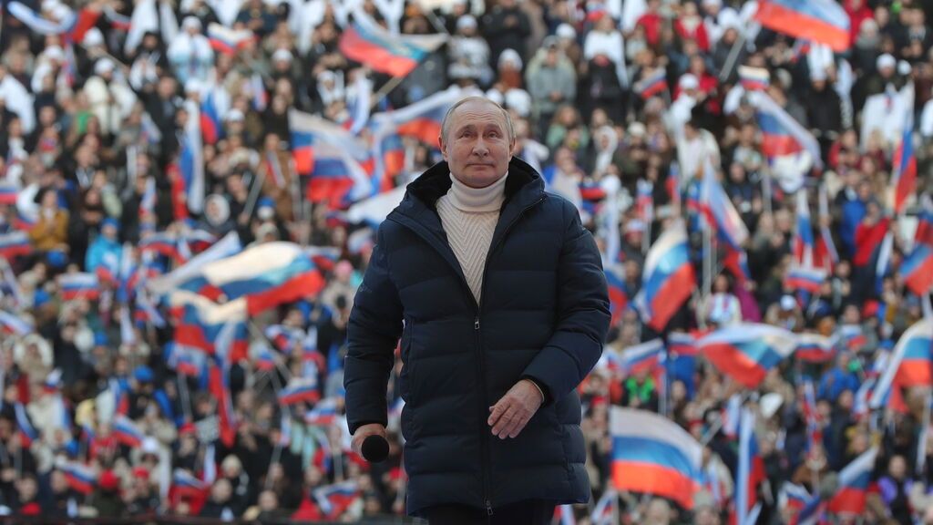 Baño de masas de Putin durante un macroconcierto en Moscú