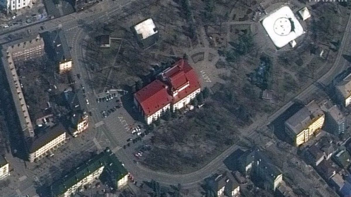 Ucrania confirma más de 130 rescatados y 1.300 desaparecidos en el refugio del teatro de Mariúpol Ucrania confirma más de 130 rescatados y 1.300 desaparecidos en el refugio del teatro de Mariúpol