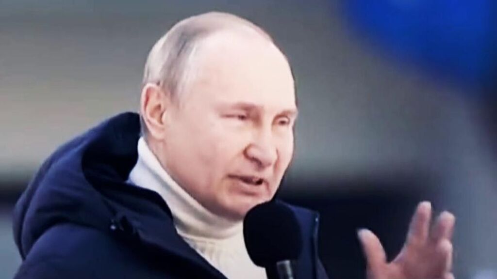 Putin reaparece y se da un baño de masas: asegura que está evitando un genocidio en Ucrania