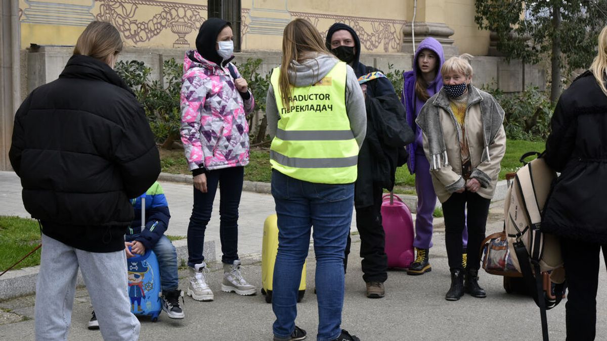 Sanidad y las CCAA garantizan atención sanitaria gratuita, control de covid y vacunación a los ucranianos desplazados Sanidad y las CCAA garantizan atención sanitaria gratuita, control de covid y vacunación a los ucranianos desplazados