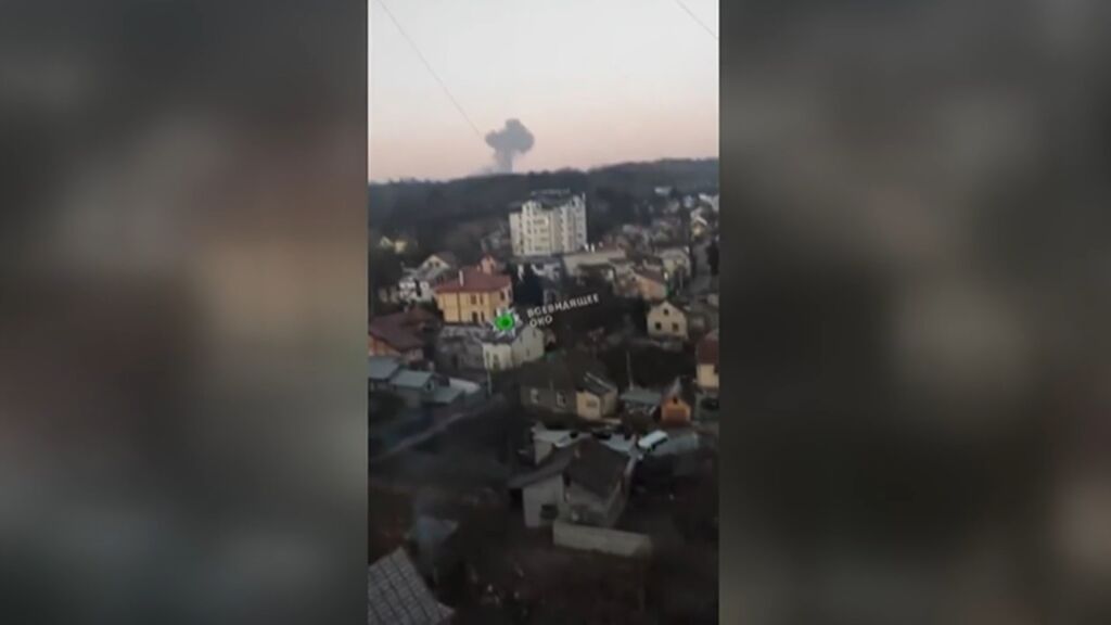 Leópolis despierta con un bombardeo de Rusia contra las instalaciones del aeropuerto
