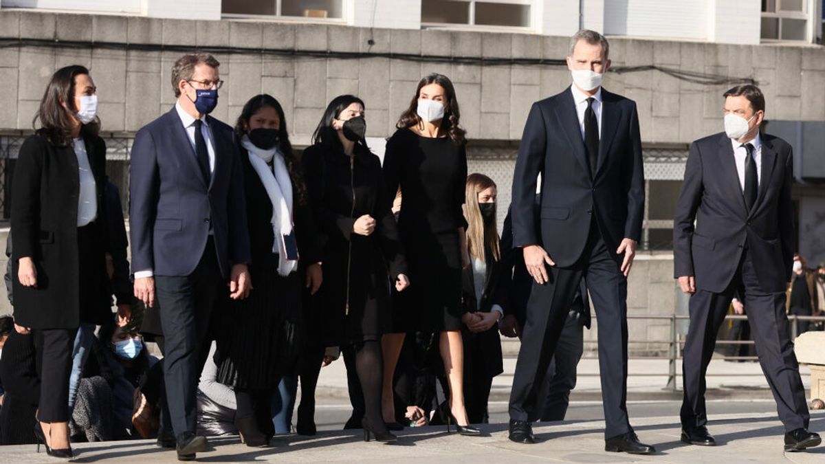 Los Reyes arropan a los familiares de las víctimas del Villa de Pitanxo en un funeral en Marín Los Reyes arropan a los familiares de las víctimas del Villa de Pitanxo en un funeral en Marín