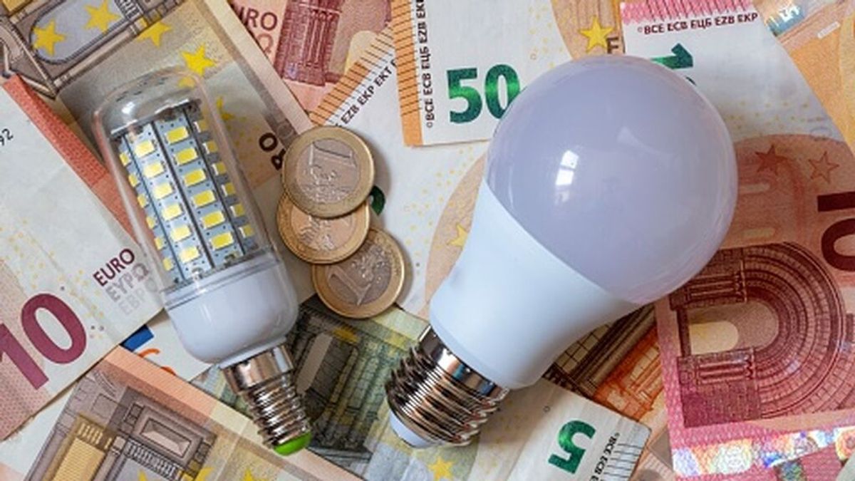 ¿Qué medidas imponen el resto de países para bajar los precios de la luz, gas y carburantes?