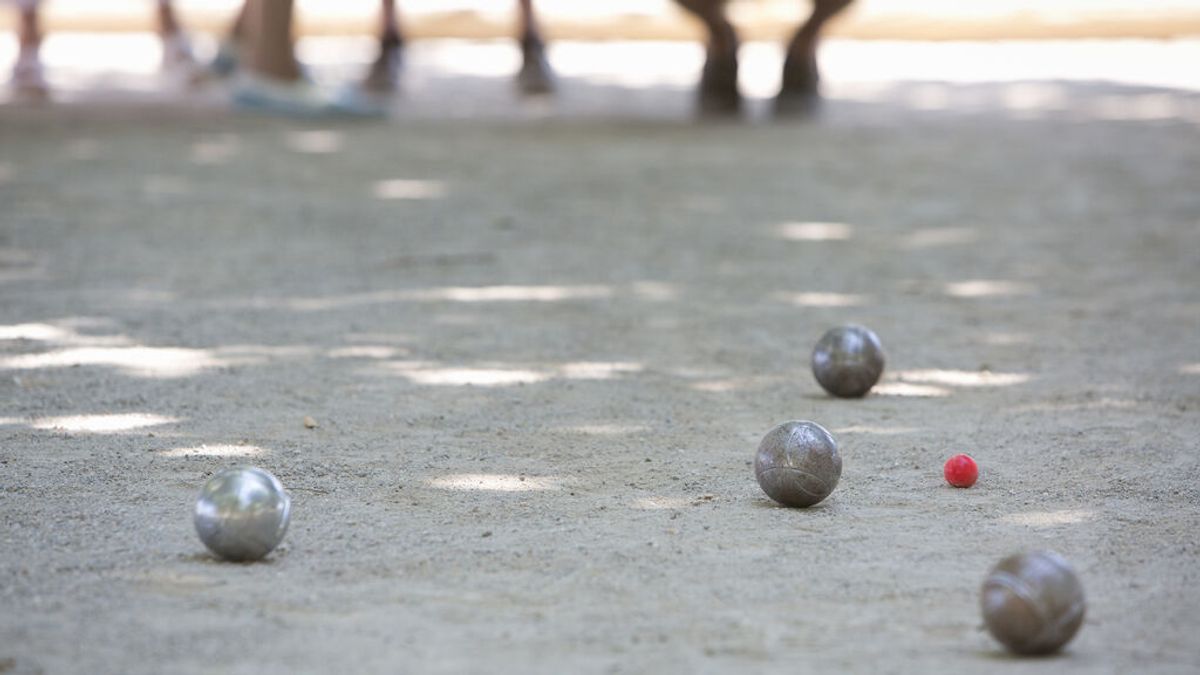 Un herido grave por cuchilladas tras una pelea entre compañeros de petanca Un herido grave por cuchilladas tras una pelea entre compañeros de petanca
