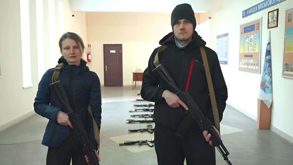 Parejas de novios en Odesa se preparan para la guerra
