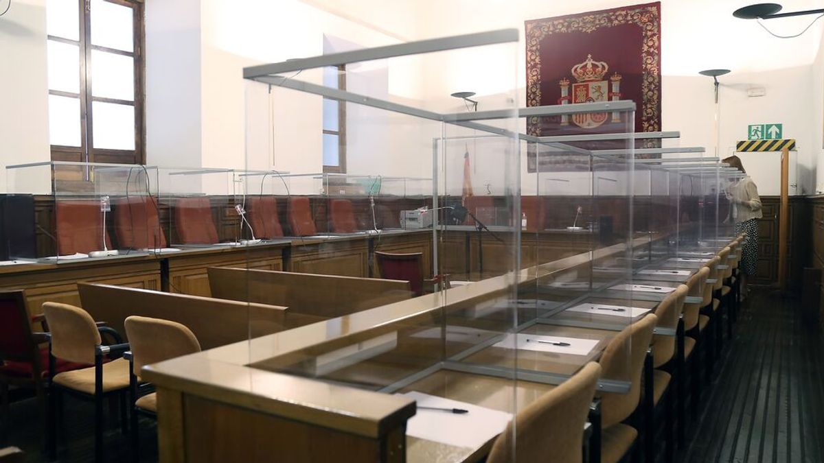 Se enfrenta a más de 8 años de prisión por intentar matar a un hombre que aplaudía a los sanitarios en Granada Se enfrenta a más de 8 años de prisión por intentar matar a un hombre que aplaudía a los sanitarios en Granada