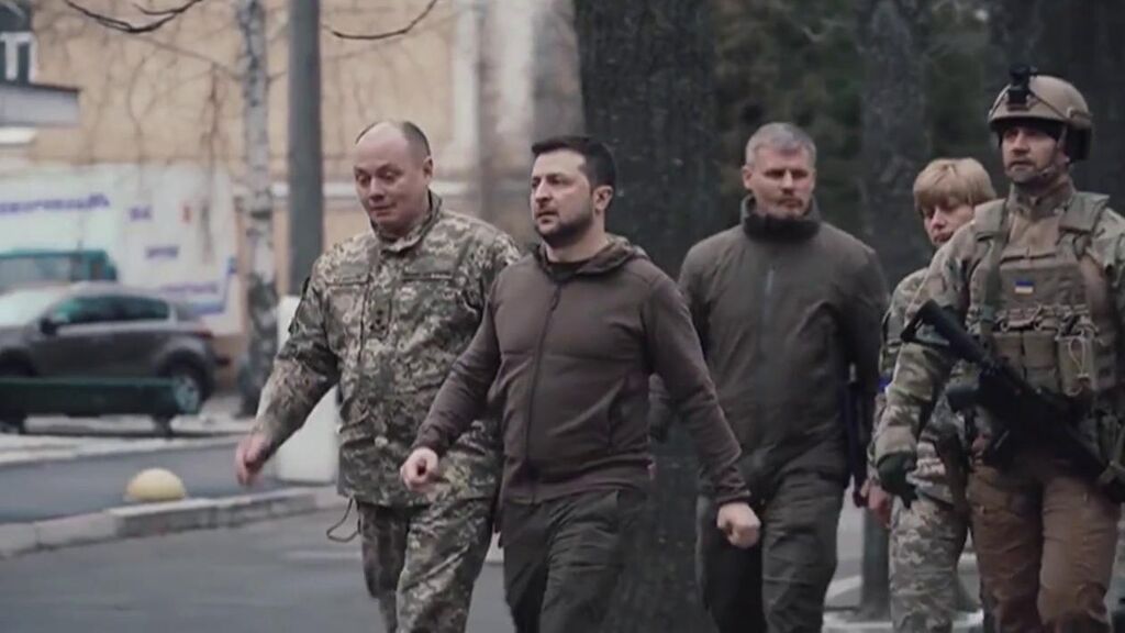 El mensaje de Zelenski 'a lo Rambo' para que los ucranianos resistan en la guerra con Rusia