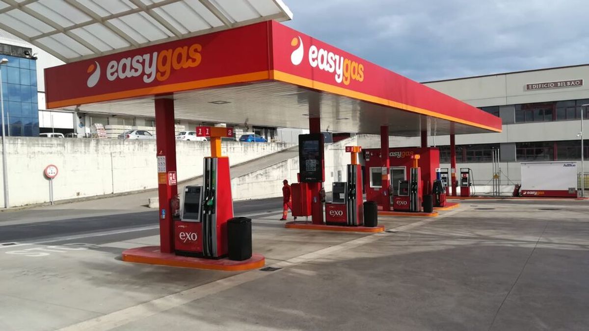 Las gasolineras vascas se quedan sin reservas de diésel y gasolina