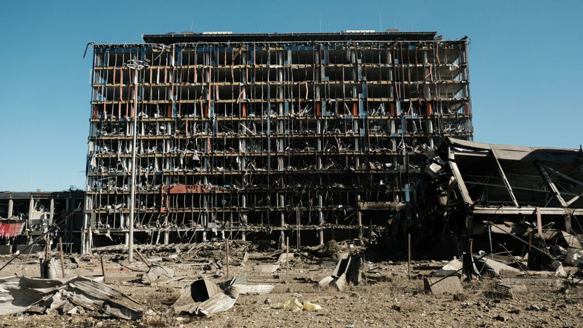 Mariúpol no se rinde, Rusia bombardea un centro comercial en Kiev y reprime a la población en Jérson Mariúpol no se rinde, Rusia bombardea un centro comercial en Kiev y reprime a la población en Jérson
