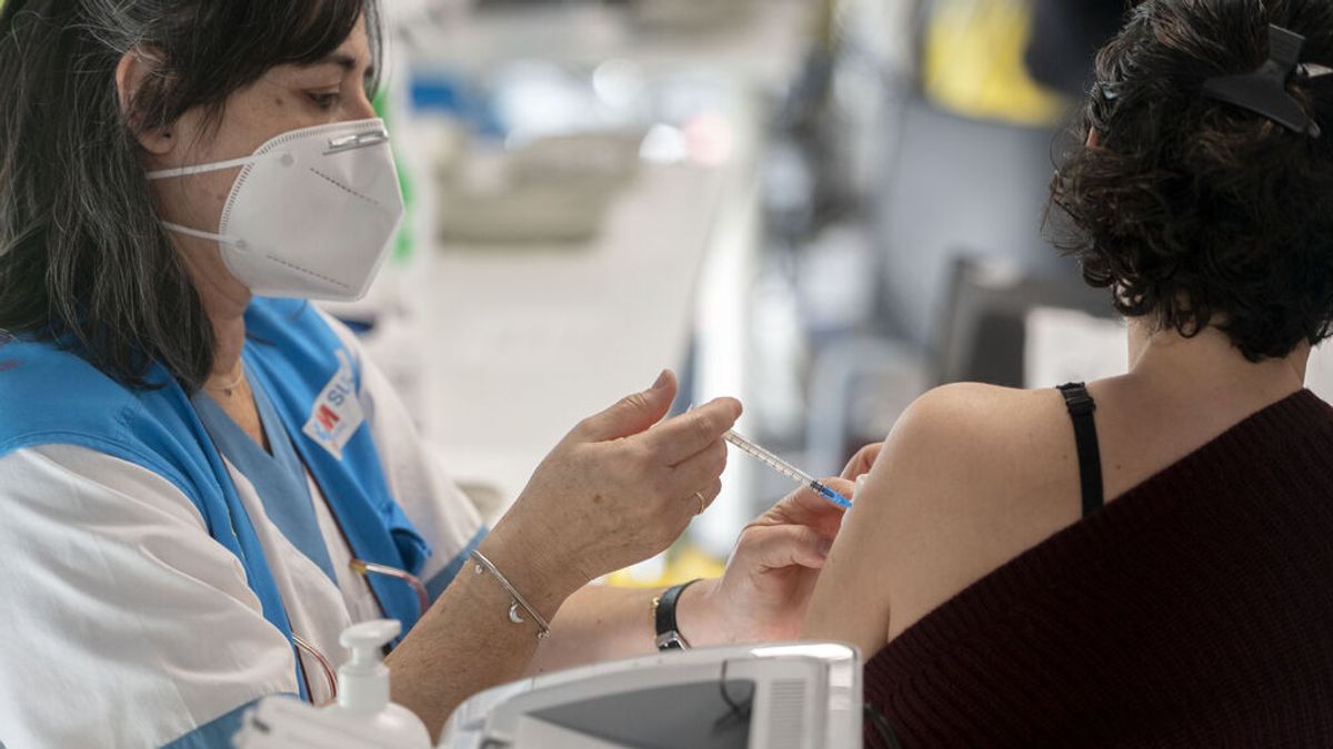 El número de contagios de coronavirus en España sigue estable tras el fin de semana