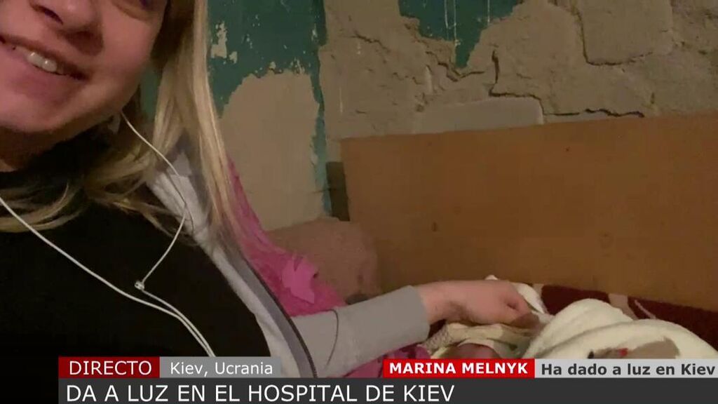 Marina vivió la recta final de su embarazo en un búnker y ahora ha dado a luz en el hospital de Kiev