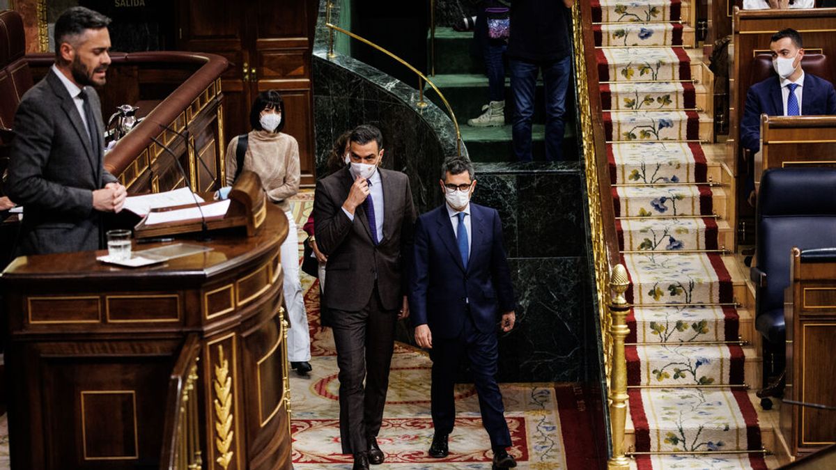 Sánchez, Bolaños y Sicilia, en el hemiciclo del Congreso Sánchez, Bolaños y Sicilia, en el hemiciclo del Congreso