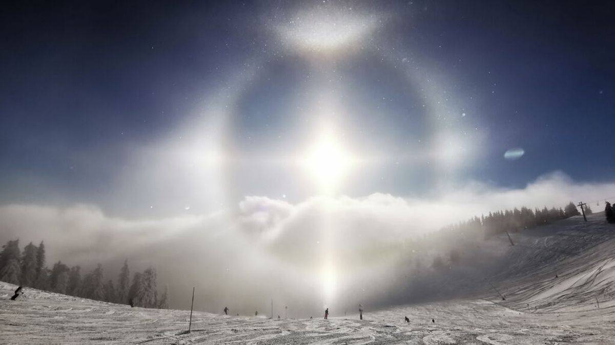 Un inmenso halo solar ilumina el cielo de Suecia: así se forma este extraño fenómeno