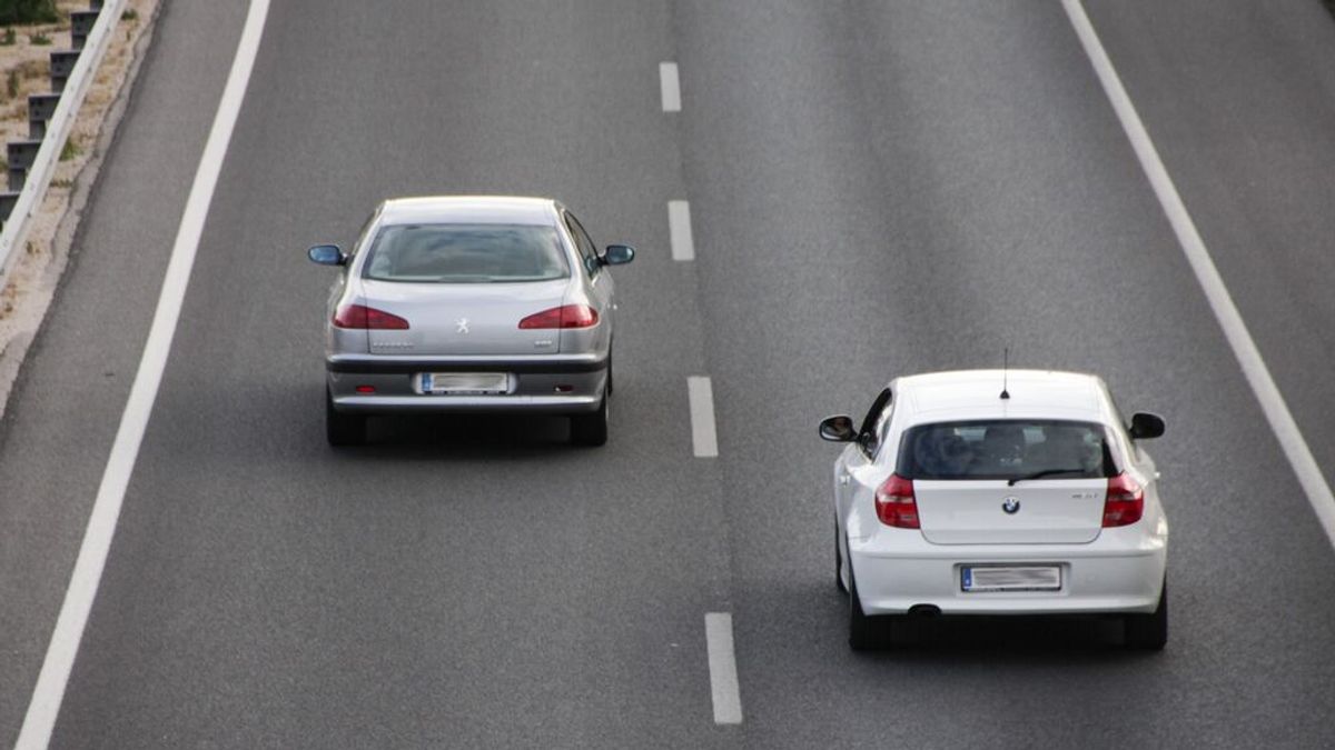 Automovilistas, moteros, víctimas y expertos discrepan sobre el fin del margen de 20 km/h para adelantar en carretera Automovilistas, moteros, víctimas y expertos discrepan sobre el fin del margen de 20 km/h para adelantar en carretera