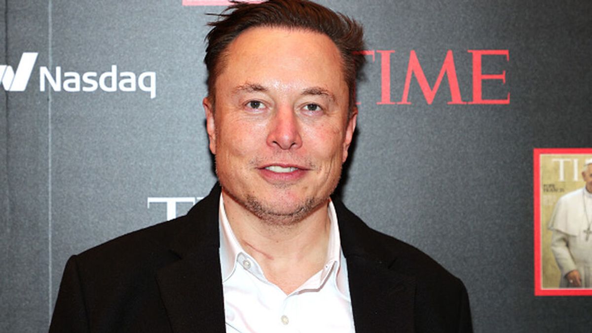 Elon Musk mantiene las comunicaciones de internet en Ucrania