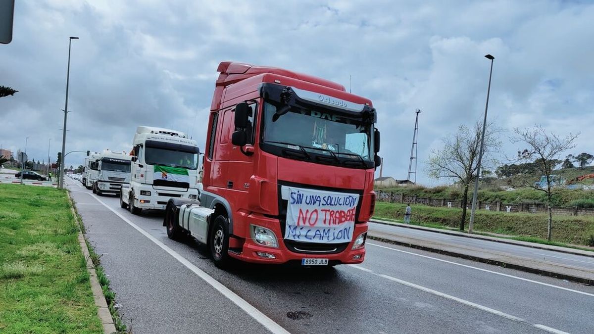 El Gran consumo califica el paro del transporte de "problema de Estado" y dice que peligran 100.000 empleos El Gran consumo califica el paro del transporte de "problema de Estado" y dice que peligran 100.000 empleos