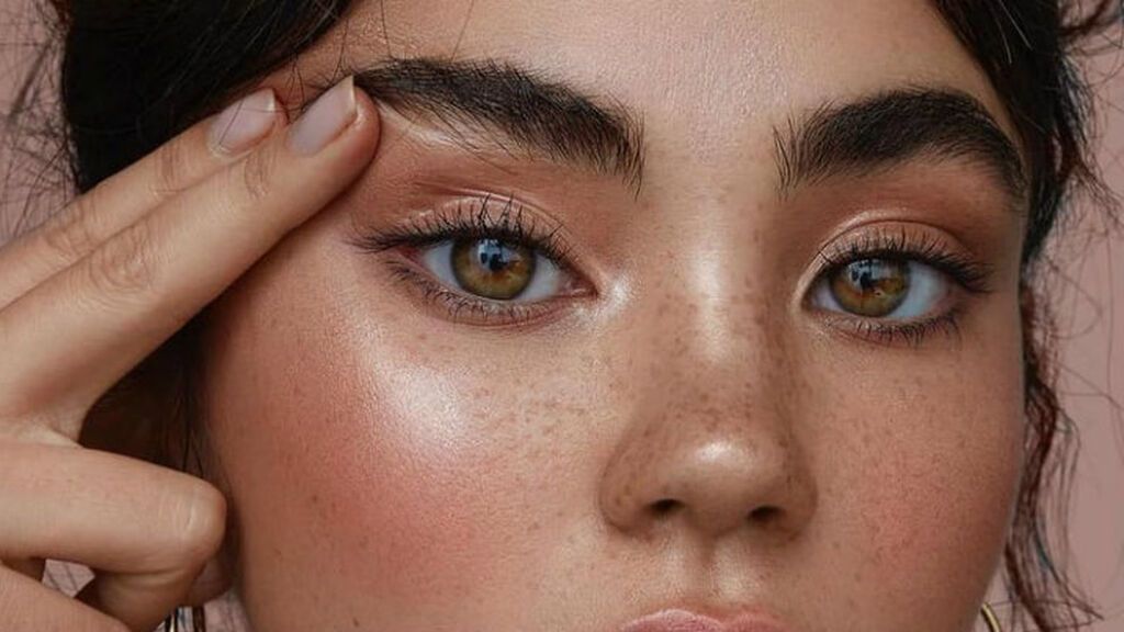 El maquillaje será perfecto para cubrir esas zonas donde haya menos pelo.