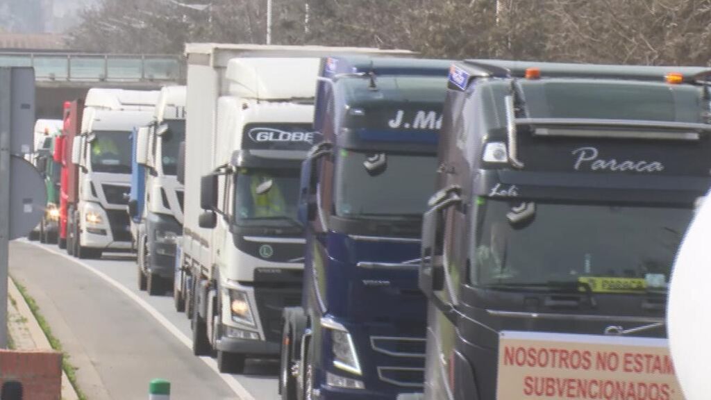 Varias patronales se suman a la huelga del transporte y otros vídeos del 22 de marzo de 2022