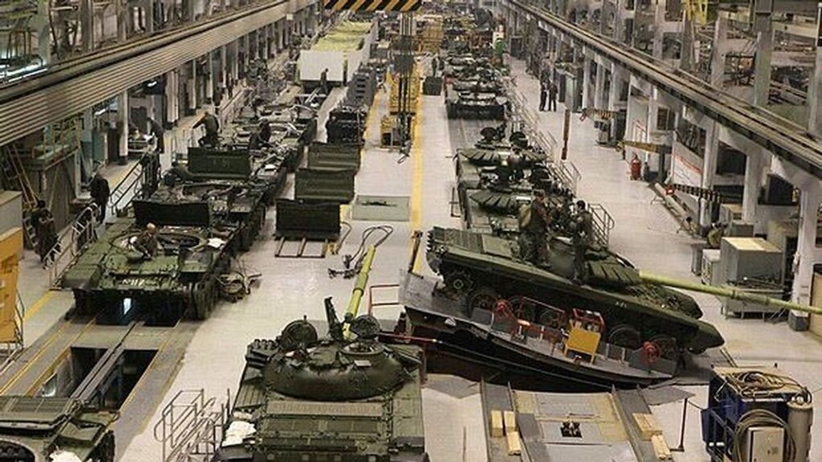 El mayor fabricante de tanques en Rusia, Uralvagozavod, detiene su producción por falta de suministros El mayor fabricante de tanques en Rusia, Uralvagozavod, detiene su producción por falta de suministros
