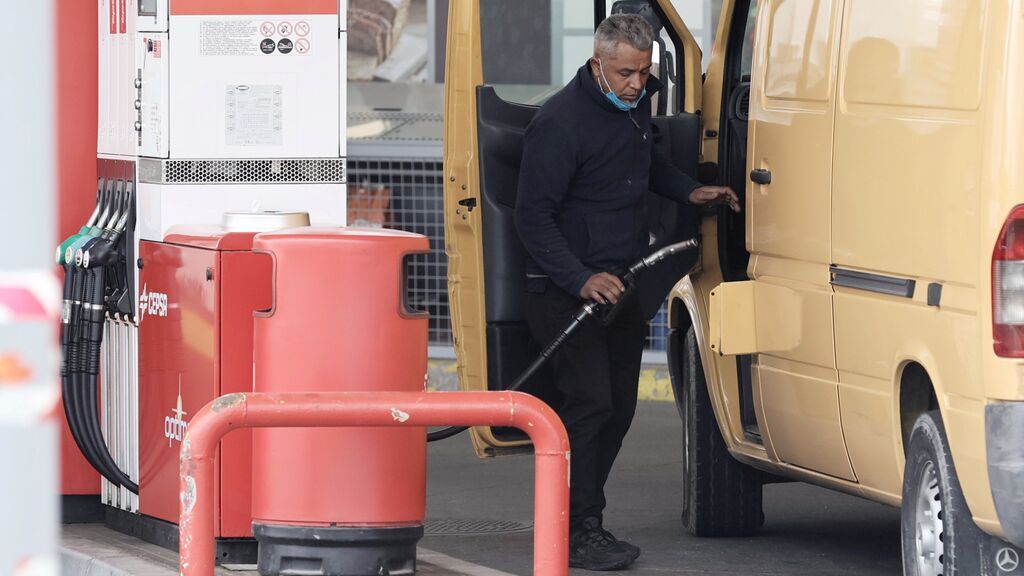 Las gasolineras aseguran que el suministro está garantizado, pese a la huelga de transportistas