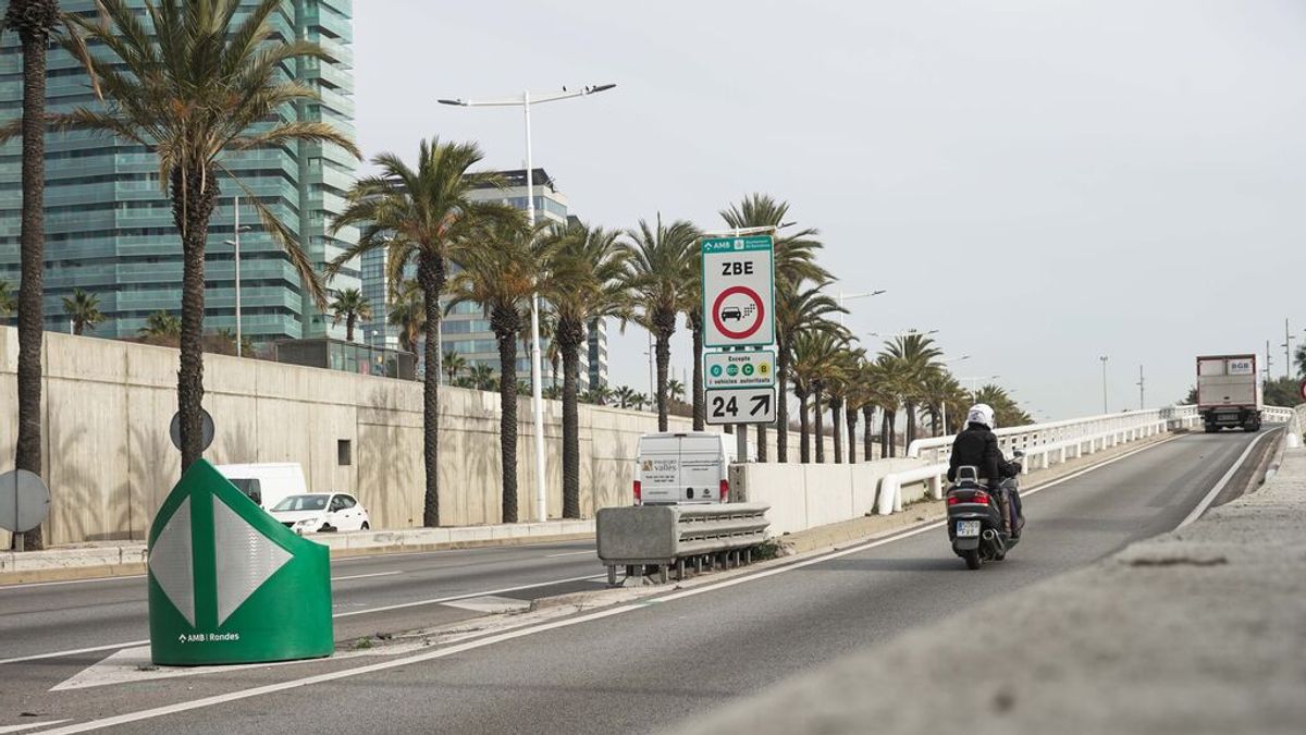 Barcelona presentará "una cadena de recursos" contra la sentencia que anula la Zona de Bajas Emisiones Barcelona presentará "una cadena de recursos" contra la sentencia que anula la Zona de Bajas Emisiones