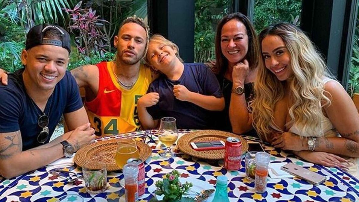 La familia de Neymar, su mayor apoyo: de la estrecha unión con su hermana Rafaella a los escándalos de su madre.