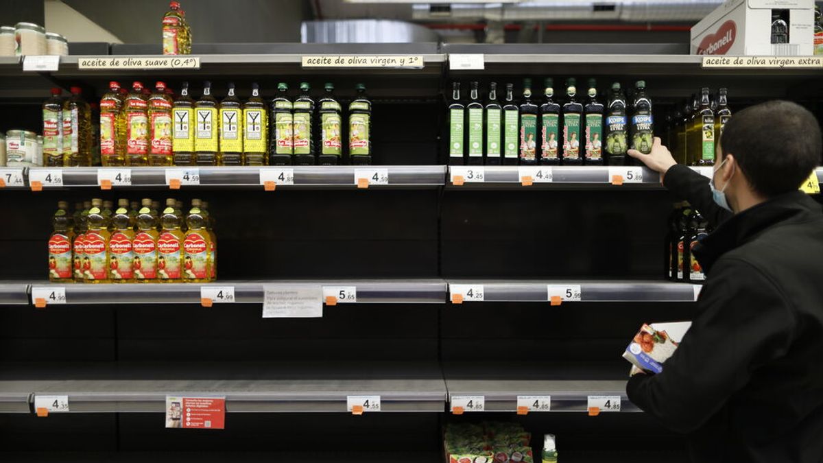El gran consumo pide el fin del paro para evitar ERTEs y pérdidas diarias de 130 millones en la distribución El gran consumo pide el fin del paro para evitar ERTEs y pérdidas diarias de 130 millones en la distribución