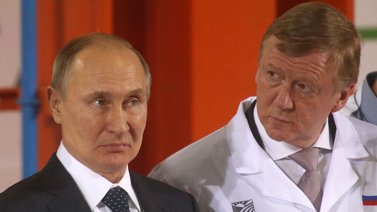 Anatoli Chubáis, el padre de las privatizaciones en Rusia, abandona el país por su oposición a la guerra Anatoli Chubáis, el padre de las privatizaciones en Rusia, abandona el país por su oposición a la guerra