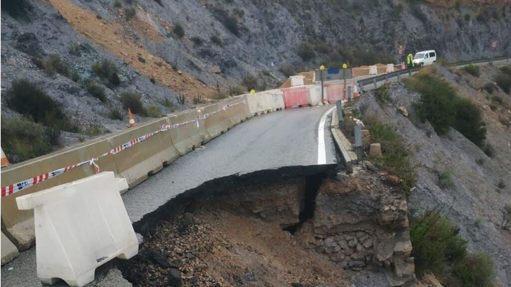 Carreteras cortadas y desprendimientos en Murcia por las lluvias