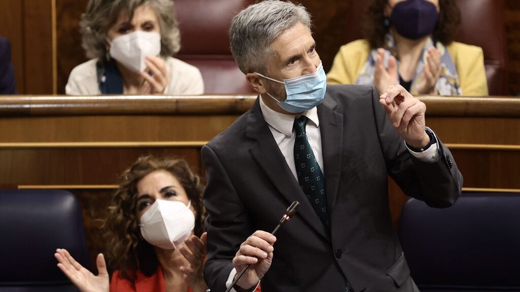 Marlaska, a Gil Lázaro: "Mi marido vino a Madrid a opositar, no le dieron ningún chiringuito"