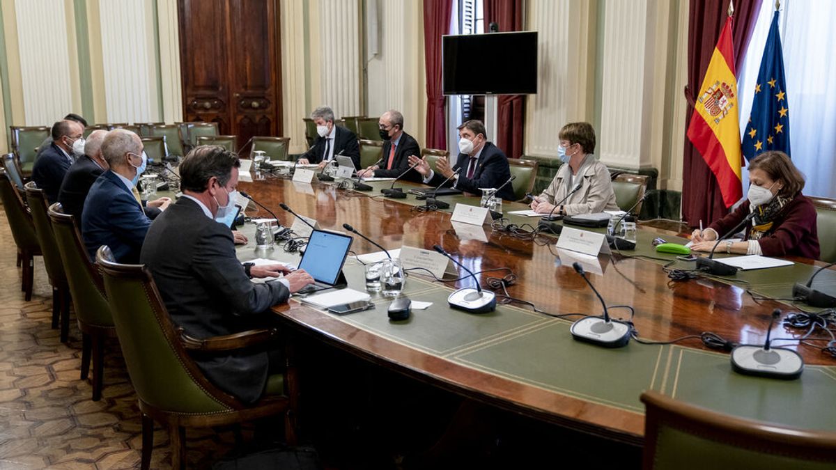 El sector pesquero valora la "buena disposición" del Gobierno y se prepara para volver a faenar El sector pesquero valora la "buena disposición" del Gobierno y se prepara para volver a faenar