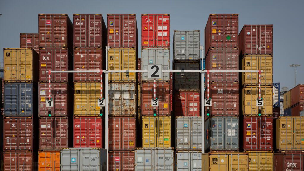 Colapso de contenedores en el Puerto de Barcelona por el paro