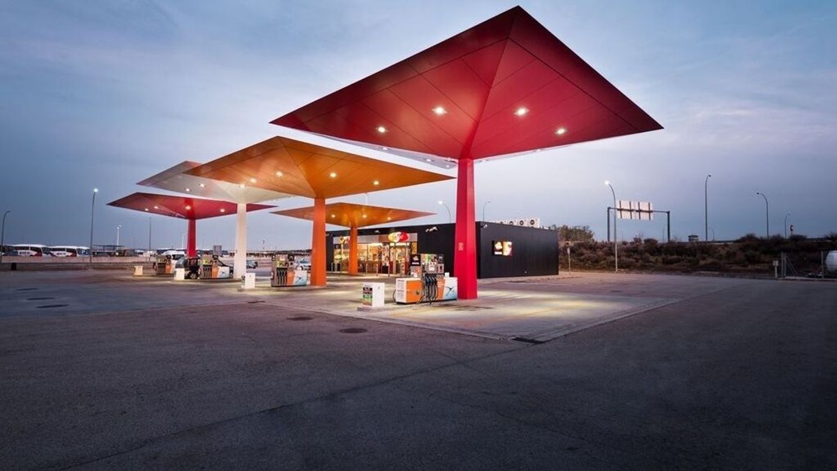 Repsol aplica otro descuento de 10 céntimos por litro de combustible a los transportistas