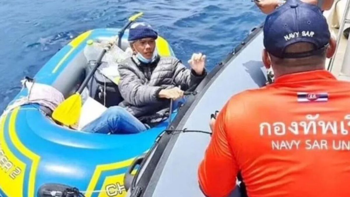 Un hombre intenta remar, tras dos años de pandemia, desde Tailandia hasta India para ver a su esposa