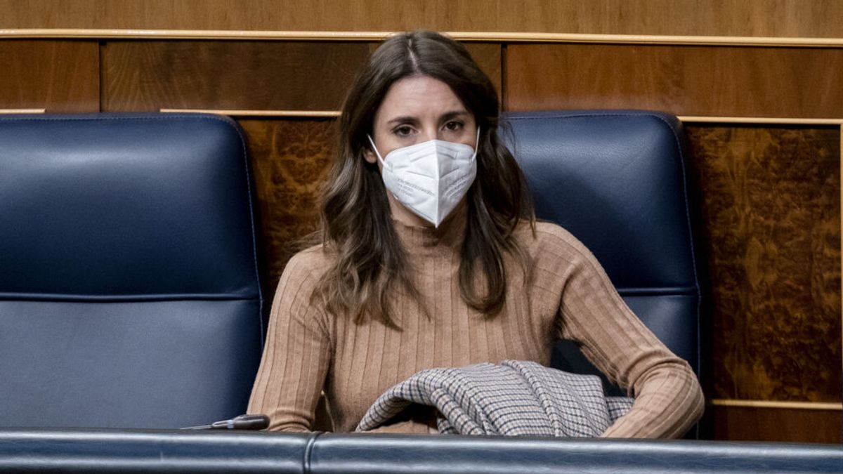 Montero acusa de transfuguismo a la diputada Meri Pita y le exige que deje el escaño Montero acusa de transfuguismo a la diputada Meri Pita y le exige que deje el escaño