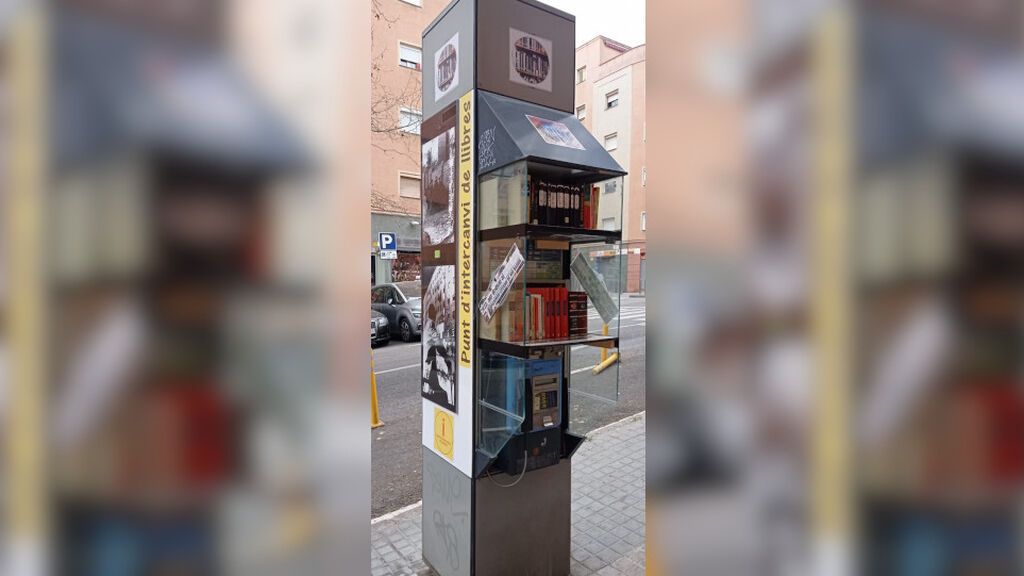 La cabina telefónica reconvertida en punto de intercambio de libros